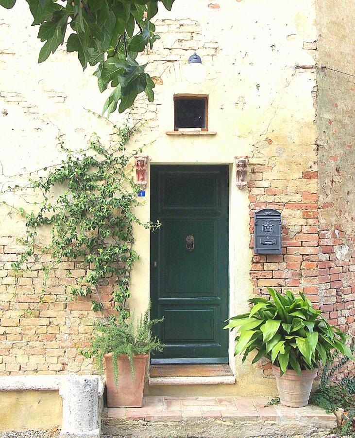 Nell'Antica Torre Di Fronte A Siena Apartment Exterior photo